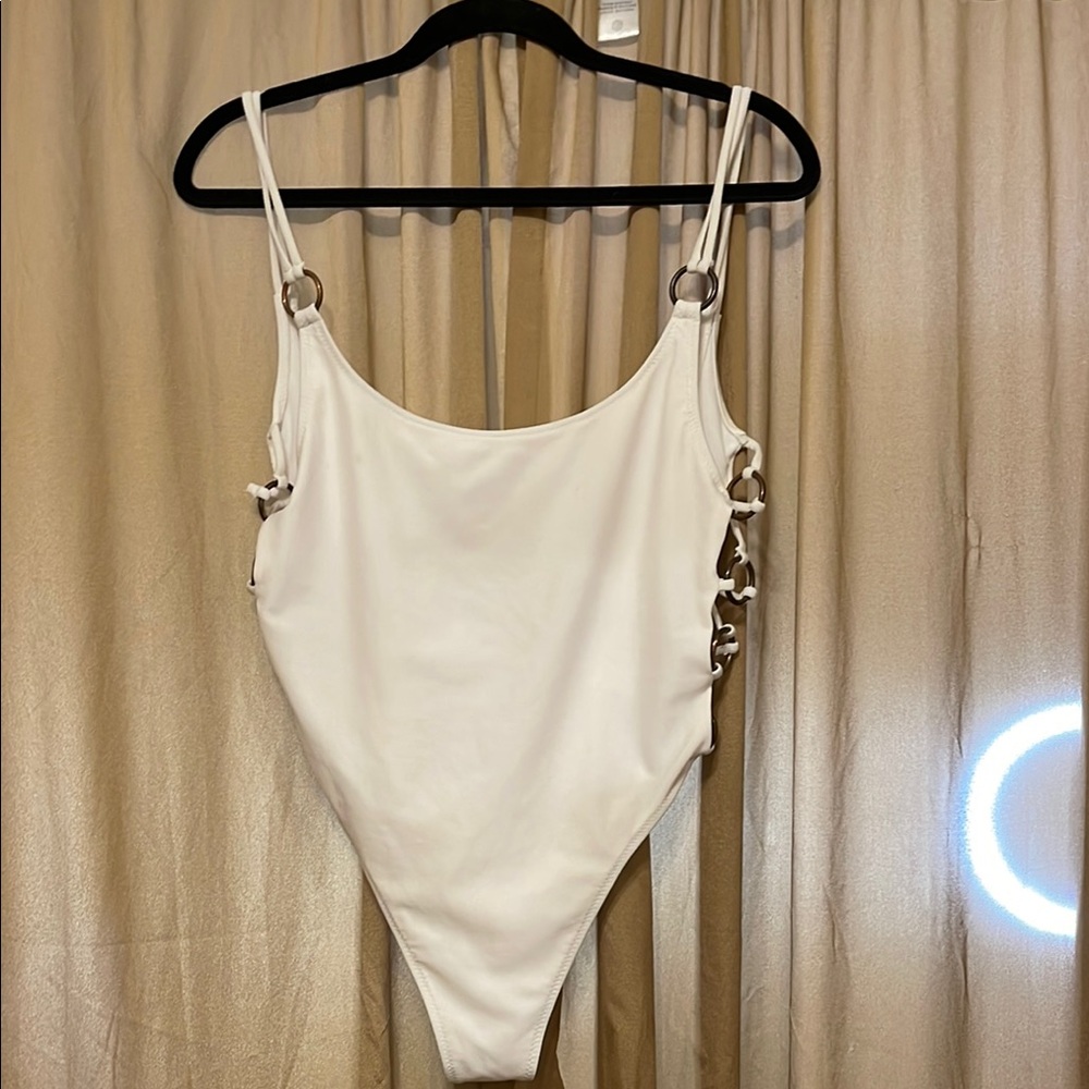Women’s White L One Piece Bathing Suit REFER 2 Stain n Pics Does Not Show Front